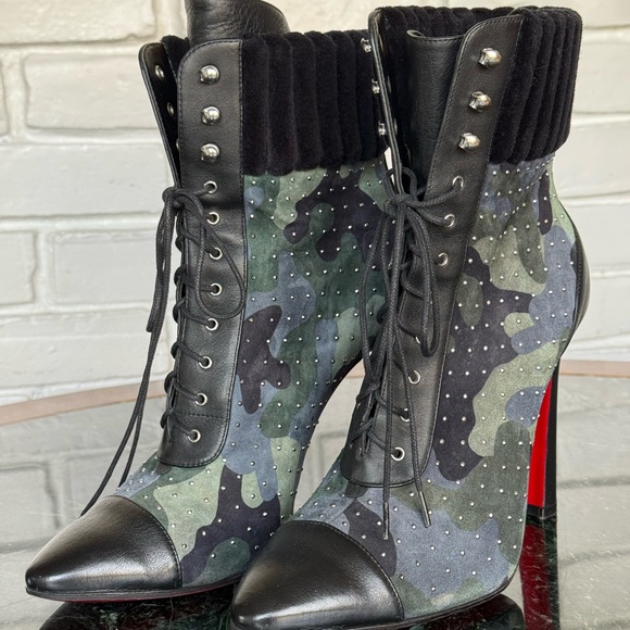 Christian Louboutin
Suede Camouflage Print Lace-Up Boots - Picture 3 of 11